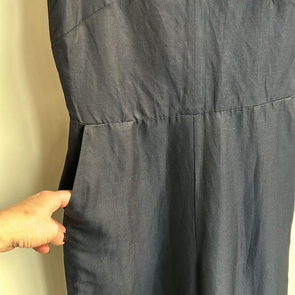 Banana Republic VNeck Sleeveless Tie Back Cropped Wide Leg Navy Jumpsuit Size 4 - Picture 10 of 17